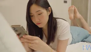 Xinh đẹp nhưng vẫn bị gã chồng cắm sừng, người vợ buồn tình cho anh giao hàng làm tình luôn